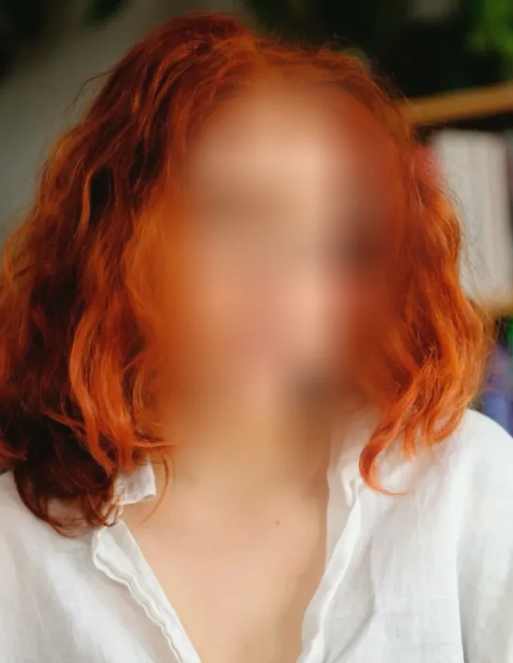 Amina, 27