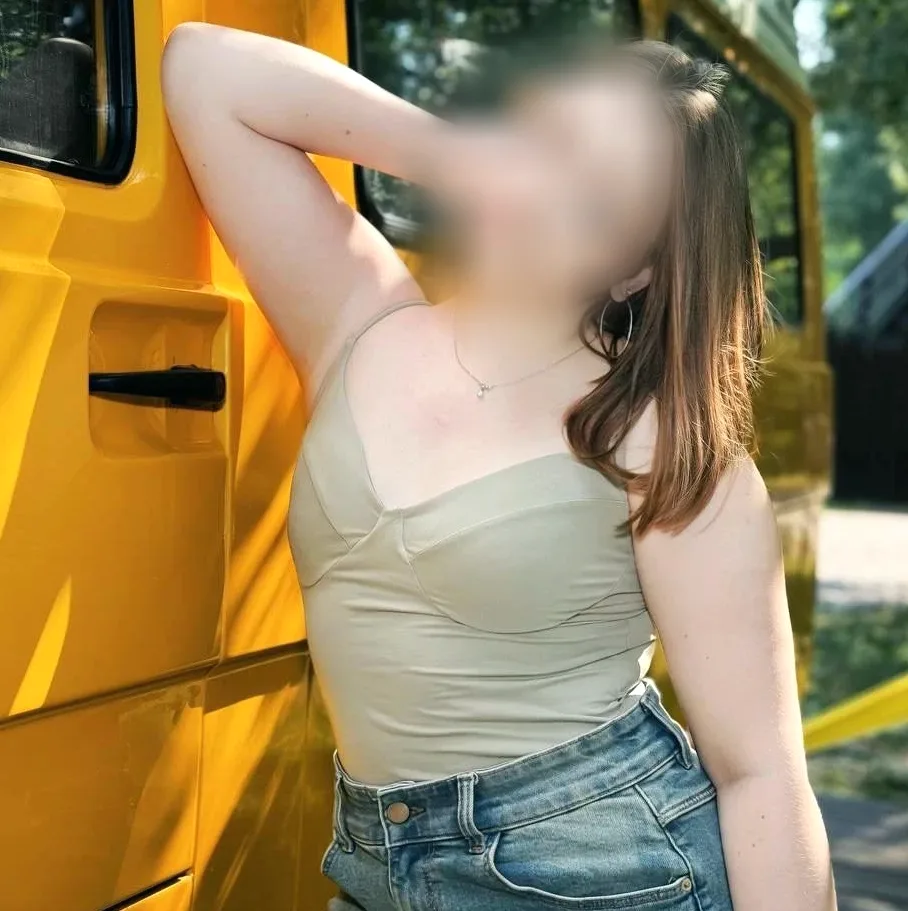 Corinna, 19