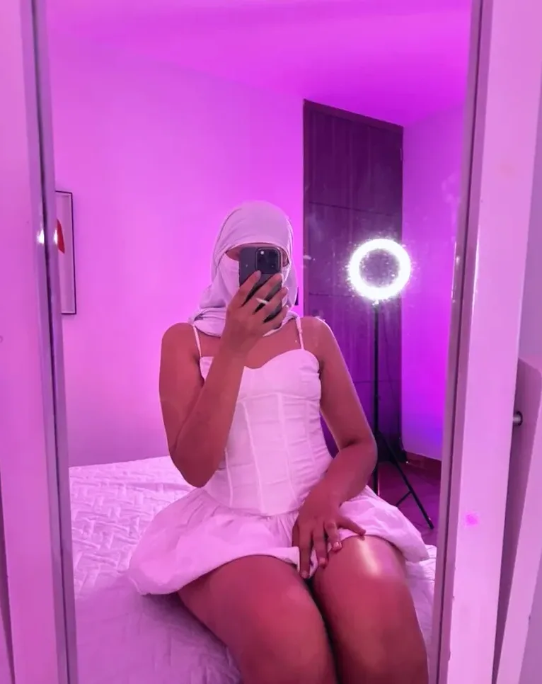 Doris, 23