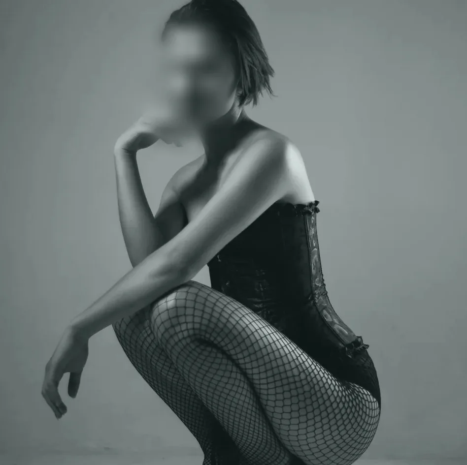 Elif, 20