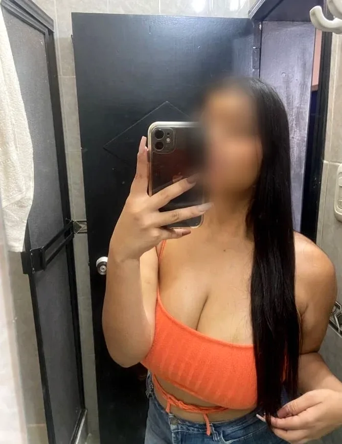Emilia, 29