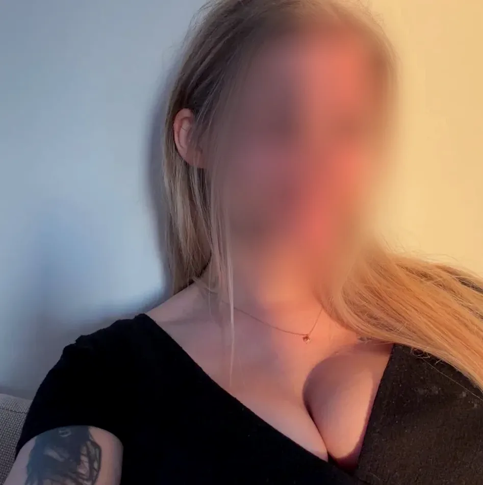 Nora, 25