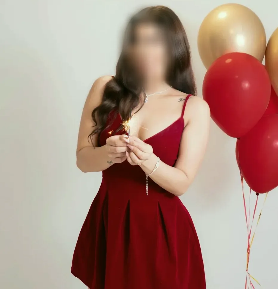 Thea, 24